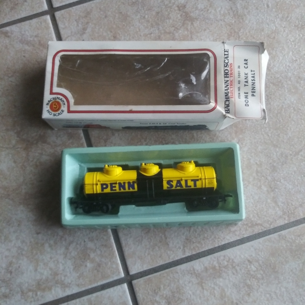 BACHMAMM HO PENN SALT 3 DOME TANK CAR IN ORIGINAL BOX .box show little wear